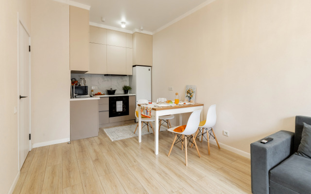 Vozle Khan-Shatyra I Botanicheskogo Sada Flat