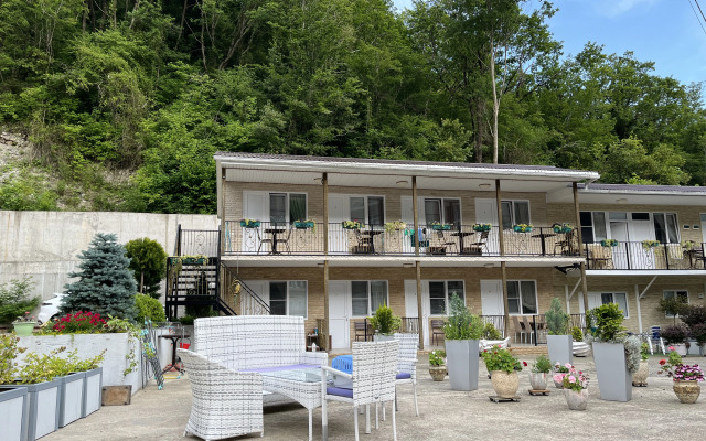 Uda-Cha Guest House