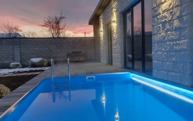 Частный дом Avalon Park