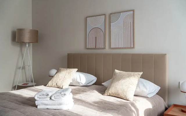 Апартаменты с дизайнерским ремонтом на центральной улице (до 4х гостей)