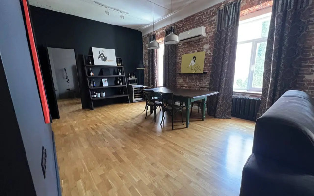 3-kh komnatnye apartamenty v stile loft v samom tsentre Apartments