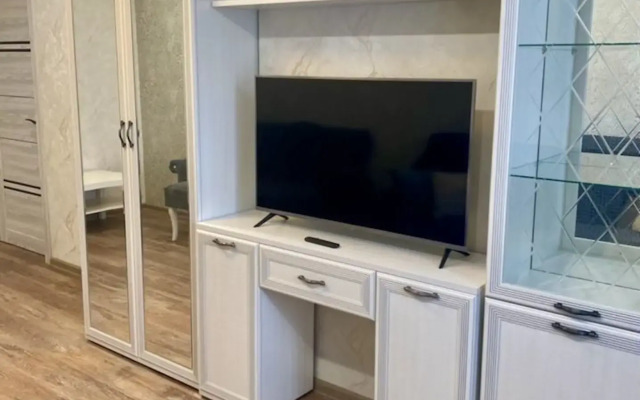 Na Prospekte 50 Let Oktyabrya 20 Flat