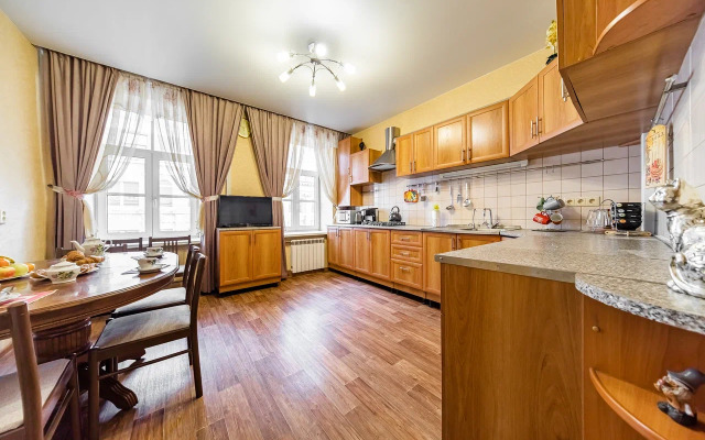 Svetlaya V Samom Tsentre Flat