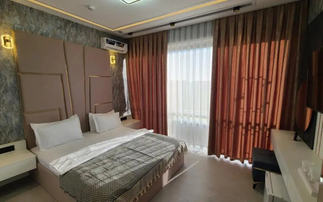 Shedevr Plaza Hotel
