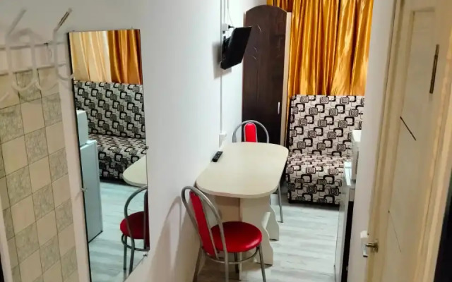 Studiya u Allei Geroyev Apartments