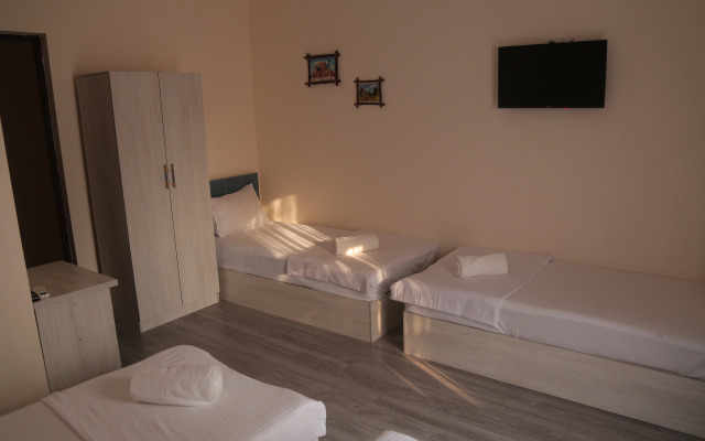 Ideal Best Tour Hotel