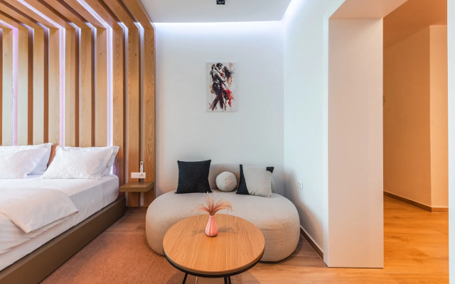 Marina Luxury Suites 101 Jacuzzi Apartments