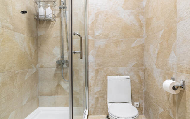 Apart Vl Na Naberezhnoy S Vidom Na More Apartments