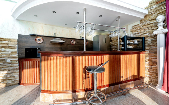 Частный дом в Гатчине с Бассейном и Сауной