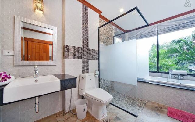 Thai Pool Villa with Pool and Parking Villa