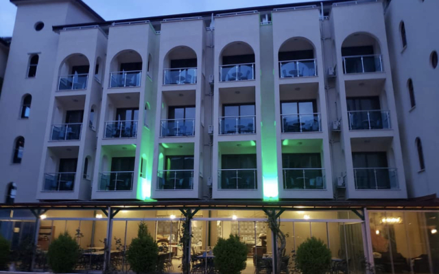 Astoria Beach Hotel