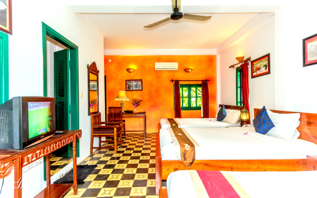 Golden Banana Residence Hotel