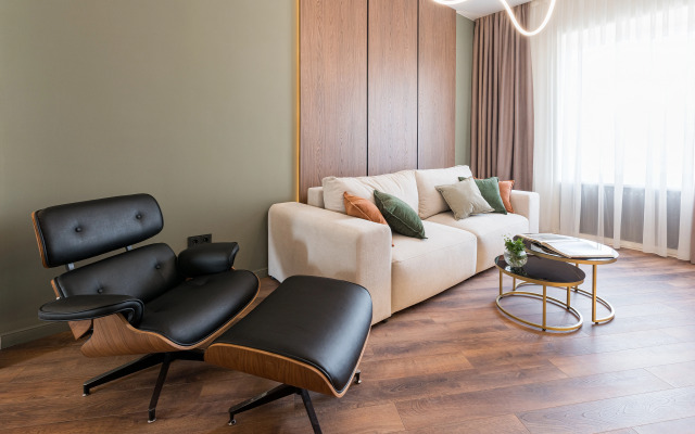 Апартаменты Сталинка после ремонта с видом на главный проспект Минска, крыши и закаты