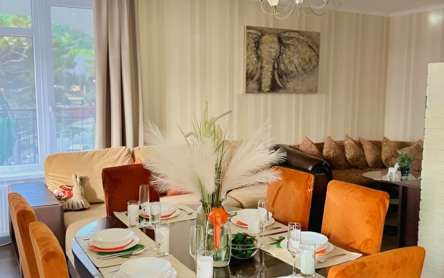 Улучшенные трехкомнатные апартаменты с террасой