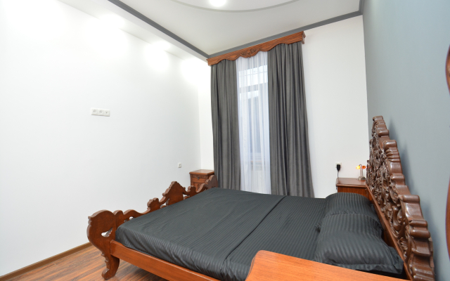 3-K Kvartira na Ul. Tumanyana, Tm200 Flat