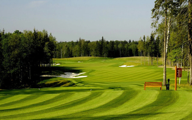 Tseleevo Club & Resort Country Hotel