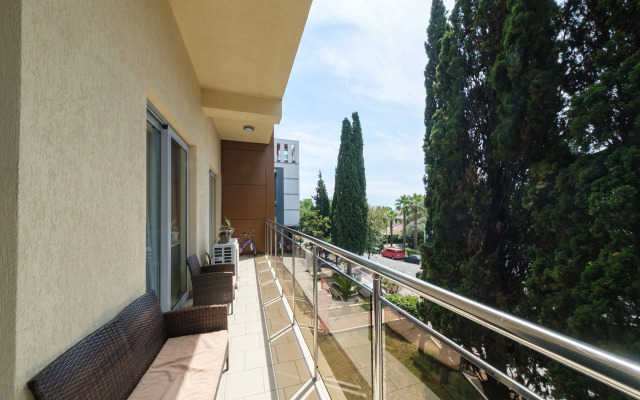 4k Uluchshennye 130m. Pervaya Liniya. 200m do Morya Apartment