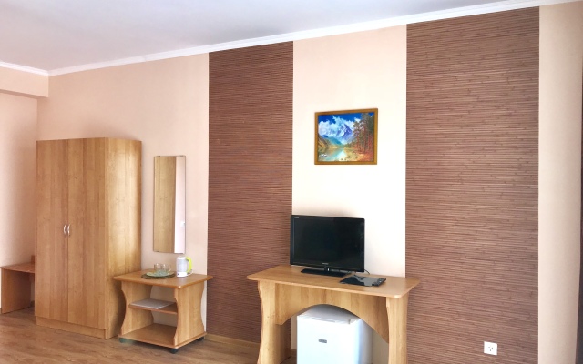 San-Mari Guest House