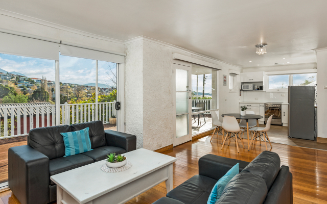 Long Beach House Apartments