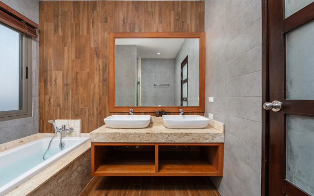 Вилла Nai Harn Pool Villa Bond