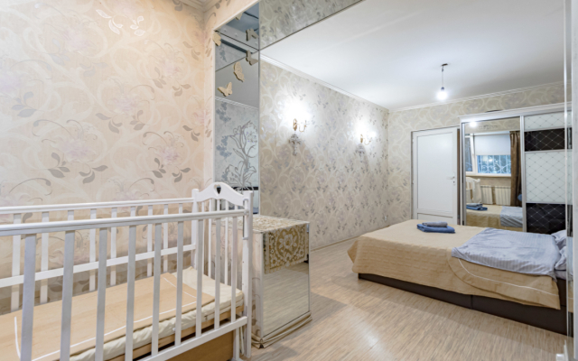 Ryadom S Dom Shakhmat Flat