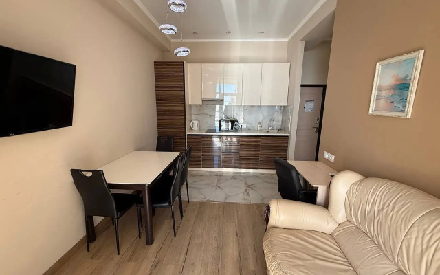 687 Na Krymskoy 89 Apartments