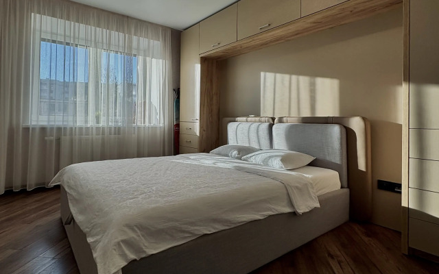 V Tsentre Bresta Apartments
