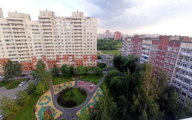 Ryadom S Parkom Flat
