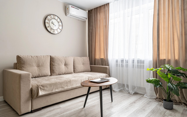 U Naberezhnoy Ozera Kaban Flat
