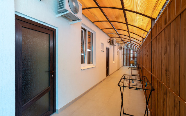 Nikos Guest House