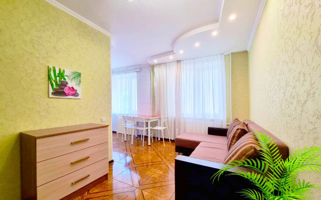 Апартаменты Комфорт класс Набережная Леонова 31а