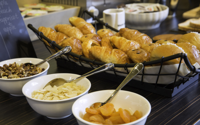 Best Western Hotel Journel Antibes - Image 4