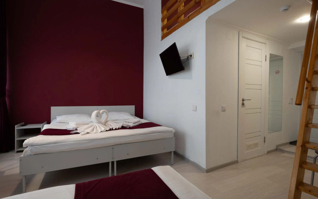 Hotel, IQHotel