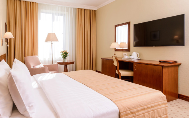 Отель Авалон