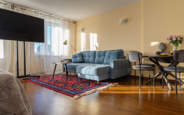 S Balkonom Na Novoslobodskoy Flat