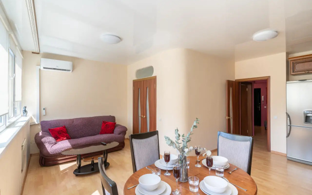 Na Avrorovskoy Flat