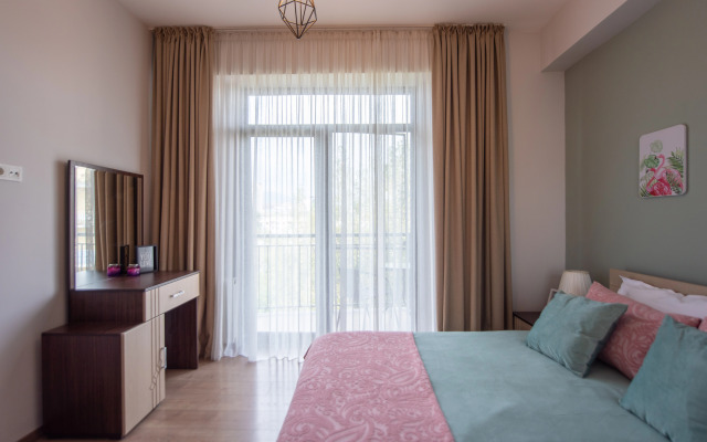 S Prekrasnym Vidom na Gorod i Park Apartments