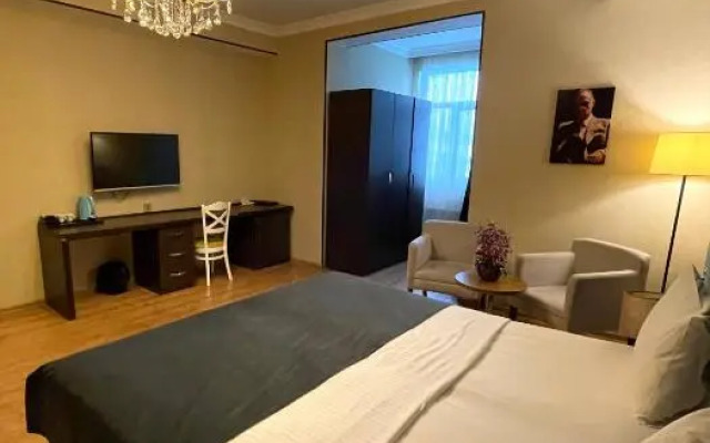 Hotel Grand Mirror