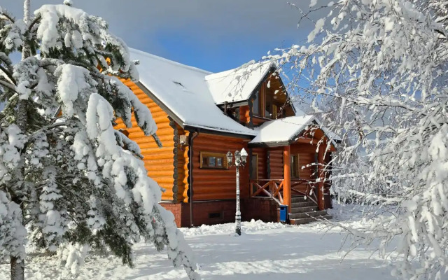 Частный дом Уница 300кв.м на первой линии озера Селигере