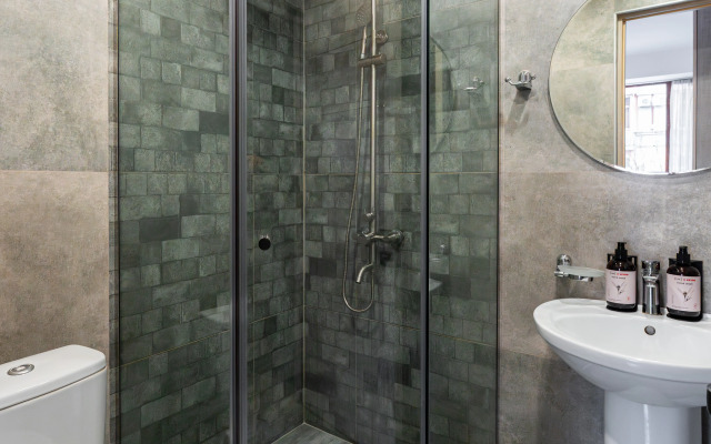 KeyGo #0127, 2 Bedroom, City Center Apartments