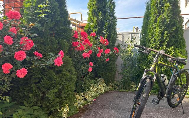 Verhnie Pechory Guest House