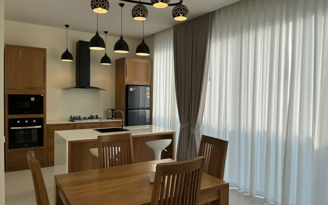 Level Villas, Villa