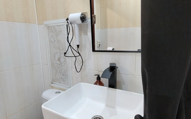 Yermak Neftyaniki Flat