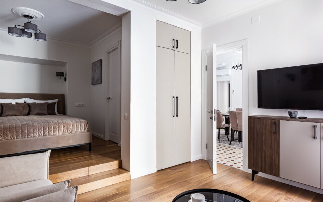 Letyourflat "Benua" (3 Bedrooms) Apartments