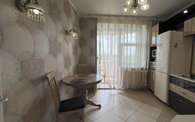 V Novom Elitnom Dome V Tsentre Goroda Flat