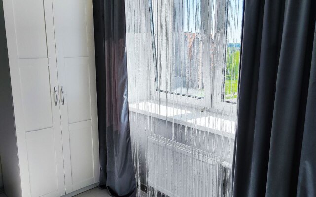Sovremennaya Komfortnaya Studiya v Svetlykh Tonakh Flat