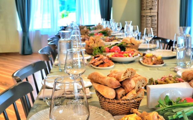 Burki Castle & Cellar Hotel