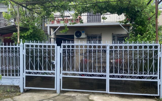 Liya Private House