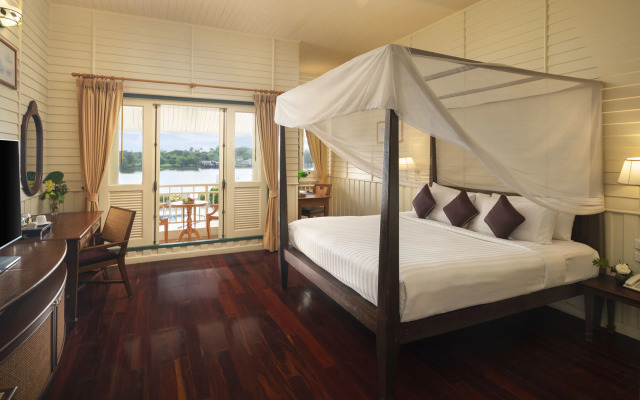 Kalanan Riverside Resort