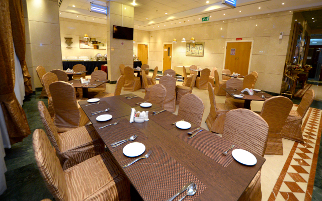 Nejoum Al Emarate Hotel